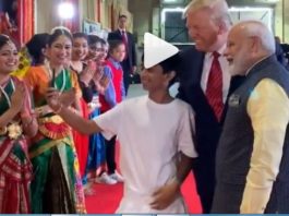 PM Modi and Trump selfie time with little boy
