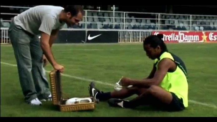 Watch the first video to reach one million views on YouTube : Nike Ronaldinho Crossbar Advertisement