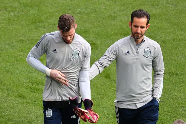 Why De Gea is not playing for Spain in EURO 2020 ?