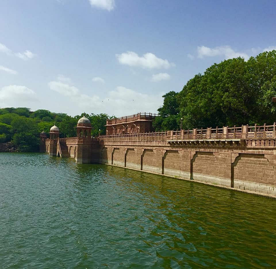 Top 10 places to visit in Jodhpur - Balsamand Lake