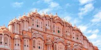 Top 10 places to visit in Jaipur - Hawa Mahal