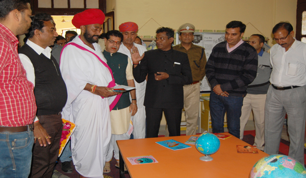 बाल पुस्तकालय कक्ष एवं सेन्टर फॉर माइक्रोफाइनेंस का लोकार्पण बाल पुस्तकालय कक्ष एवं सेन्टर फॉर माइक्रोफाइनेंस का लोकार्पण