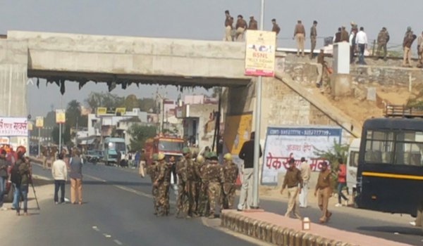 3 arrested for spreading rumors of bomb at Railway line