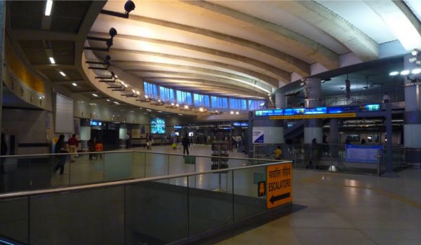 नई दिल्ली में सर्तकता : 9 बजे के बाद राजीव चौक मेट्रो स्टेशन बंद