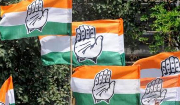 शिवंगज नगरपालिका के नेता प्रतिपक्ष पर कर्मचारी का हमला शिवंगज नगरपालिका के नेता प्रतिपक्ष पर कर्मचारी का हमला