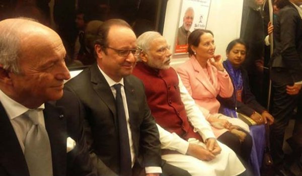 मोदी-ओलांद ने की दिल्ली मेट्रो की सवारी