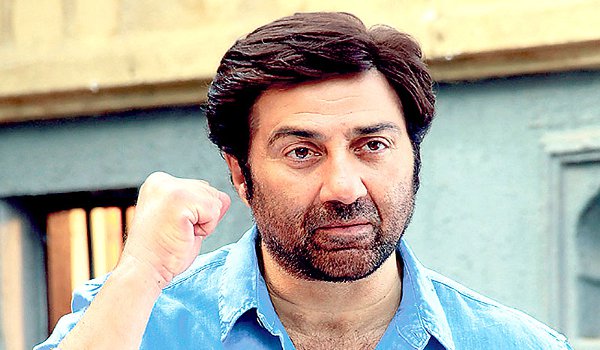 फिल्मों का रीमेक नहीं बनाया जाना चाहिए : सनी देओल फिल्मों का रीमेक नहीं बनाया जाना चाहिए : सनी देओल