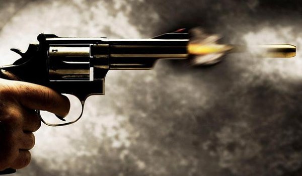 युवती की हत्या करके सब-इंस्पेक्टर ने खुद को मारी गोली युवती की हत्या करके सब-इंस्पेक्टर ने खुद को मारी गोली
