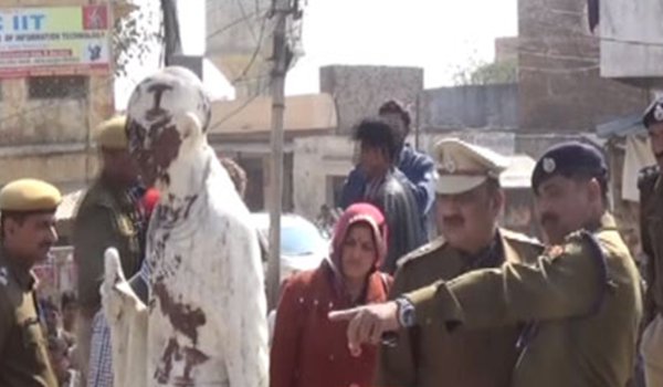 pro ISIS slogans daubed on mahatma gandhi statue in Dudu Rajasthan