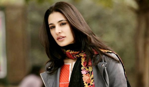 Rockstar girl Nargis Fakhri learns Marathi for next banjo