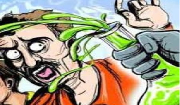 woman throws acid on Auto driver in amravati 