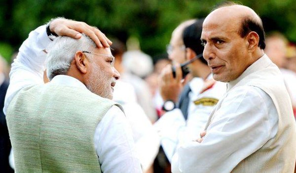 कैबिनेट में फेरबदल को लेकर पीएम से मिले राजनाथ कैबिनेट में फेरबदल को लेकर पीएम से मिले राजनाथ