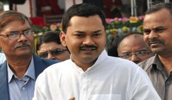 मुख्यमंत्री नीतीश कुमार से अधिक धनी है बेटा निशांत मुख्यमंत्री नीतीश कुमार से अधिक धनी है बेटा निशांत