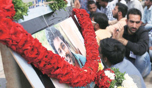 छात्र रोहित वेमुला की आत्महत्या पर राजनीति कहां तक उचित?