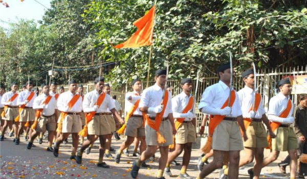 आरएसएस कार्यकताओं को खाकी पेंट पहनने से नहीं रोका जा सकता : हाईकोर्ट आरएसएस कार्यकताओं को खाकी पेंट पहनने से नहीं रोका जा सकता : हाईकोर्ट