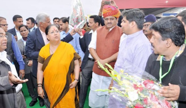 आदर्श क्रेडिट को – ऑपरेटिव सोसाइटी के सेवा कार्यों को सराहा आदर्श क्रेडिट को – ऑपरेटिव सोसाइटी के सेवा कार्यों को सराहा