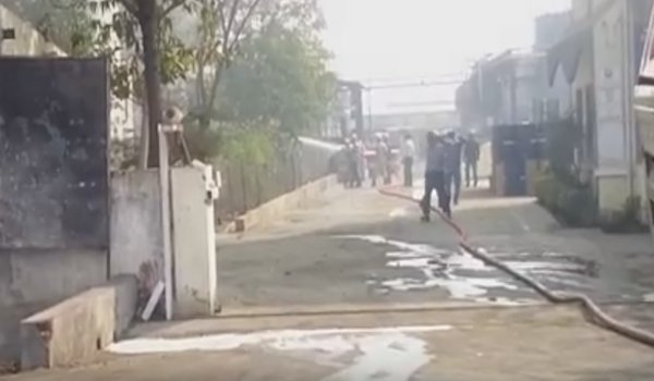 अंकलेश्वर जीआईडीसी में स्थित होलीलैंड व पनामा प्रेट्रो कंपनी में लगी भीषण आग अंकलेश्वर जीआईडीसी में स्थित होलीलैंड व पनामा प्रेट्रो कंपनी में लगी भीषण आग