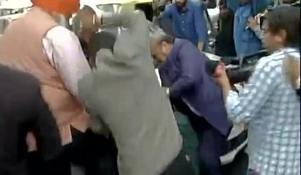 देशद्रोही नारे लगाने वाले पाकिस्तान जाएं : ओपी शर्मा देशद्रोही नारे लगाने वाले पाकिस्तान जाएं : ओपी शर्मा