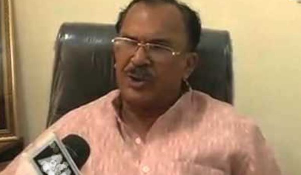 शिक्षा राज्यमंत्री देवनानी के निवास पर हंगामा, झड़प शिक्षा राज्यमंत्री देवनानी के निवास पर हंगामा, झड़प