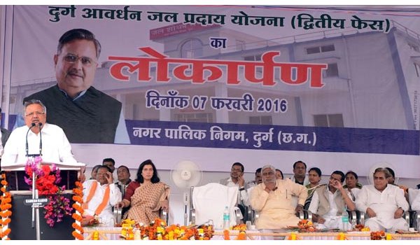 शिवनाथ का पानी बुझाएगा लाखों परिवारों की प्यास : डॉ. रमन सिंह शिवनाथ का पानी बुझाएगा लाखों परिवारों की प्यास : डॉ. रमन सिंह