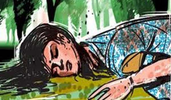 इलाहाबाद : 13 दिन बाद टूट गई गैंगरेप पीडित छात्रा की सांस इलाहाबाद : 13 दिन बाद टूट गई गैंगरेप पीडित छात्रा की सांस