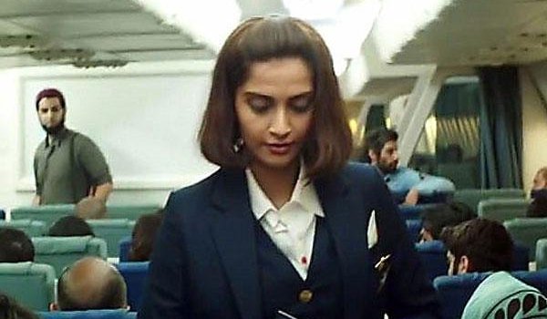 पाकिस्तान में नीरजा के प्रदर्शन पर लगी रोक पाकिस्तान में नीरजा के प्रदर्शन पर लगी रोक
