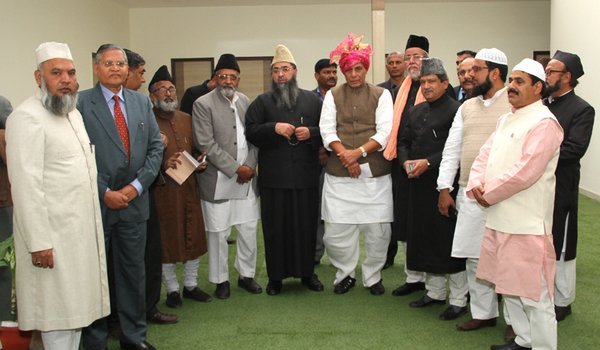 गृह मंत्री राजनाथ सिंह ने की मौलवियों के साथ बैठक