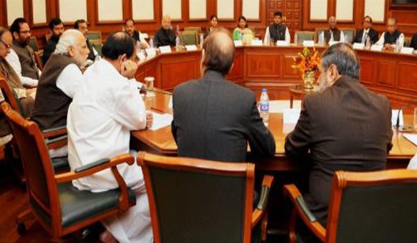 मोदी सरकार जेएनयू मुद्दे पर संसद में बहस को तैयार