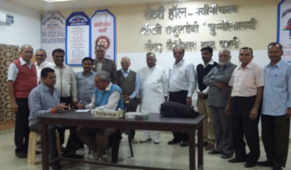 रोटरी क्लब के सौजन्य से निशुल्क चिकित्सा शिविर का आयोजन रोटरी क्लब के सौजन्य से निशुल्क चिकित्सा शिविर का आयोजन