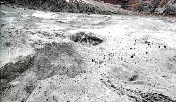 Siachen avalanche : army says 10 Soldier buried buried in snow are dead