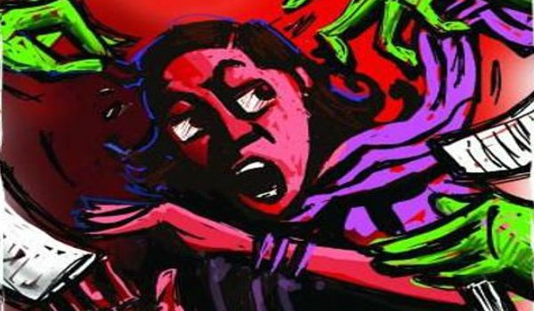 कोलकाता : छींटाकशी का विरोध करने पर चलती ट्रेन में महिला से मारपीट