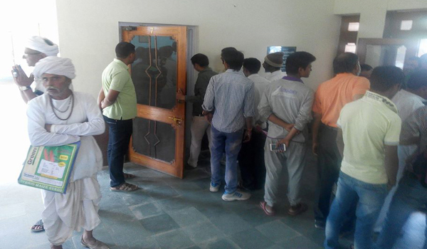 meera's father waiting outside thr room of former chief minister ashok gahlot's room at sirohi circuit house