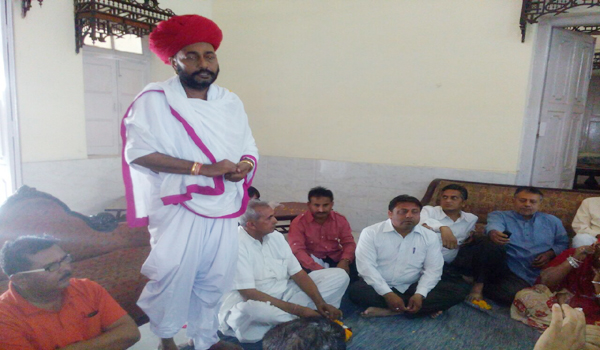 बैठक में देवासी का लोढा को जवाब, भूमि और नौकरी घोटाले पर मौन बैठक में देवासी का लोढा को जवाब, भूमि और नौकरी घोटाले पर मौन