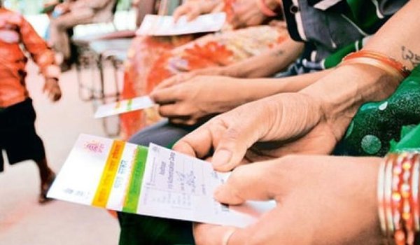 ﻿विपक्ष के संशोधन दरकिनार, संसद ने अपनाया आधार विधेयक