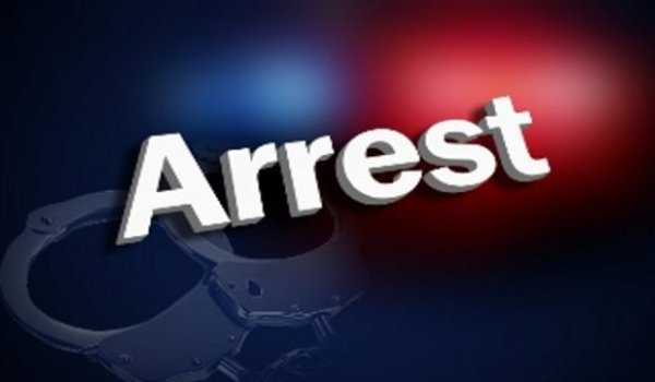 40 लाख के नीलम के साथ सूरत के दलाल को मुंबई पुलिस ने धर दबोचा 40 लाख के नीलम के साथ सूरत के दलाल को मुंबई पुलिस ने धर दबोचा
