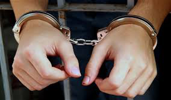 जालोर : पुलिस की गिरफ्त से भागा आरोपी फिर हत्थे चढ़ा जालोर : पुलिस की गिरफ्त से भागा आरोपी फिर हत्थे चढ़ा