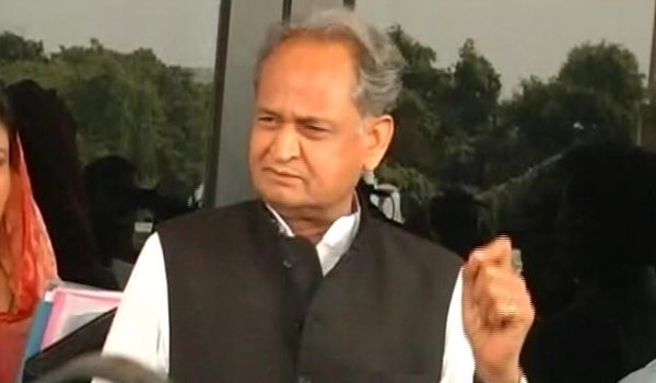 BJP Govt  ने राजस्थान दिवस को राजधानी का समारोह बना दिया : गहलोत