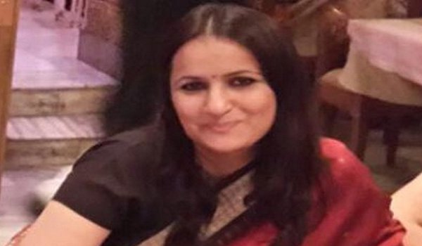 आरक्षक द्वारा सुसाइड के प्रयास के मामले में आईपीएस ईशा पंत उलझी आरक्षक द्वारा सुसाइड के प्रयास के मामले में आईपीएस ईशा पंत उलझी