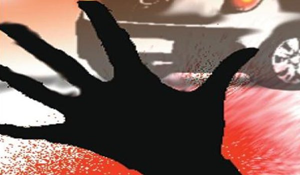 इंदौर : पिकनिक मनाने गया प्रेमी युगल गहरी खाई में गिरा इंदौर : पिकनिक मनाने गया प्रेमी युगल गहरी खाई में गिरा