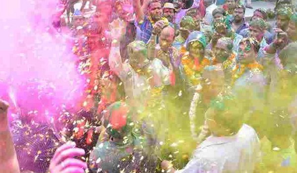 कानपुरियों के लिए होली से ज्यादा खास है गंगा मेला कानपुरियों के लिए होली से ज्यादा खास है गंगा मेला
