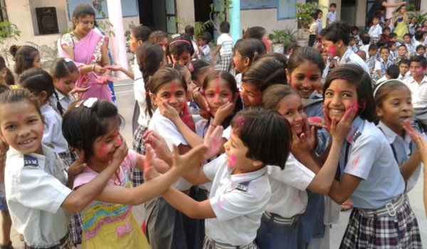 holi celebrations in schools