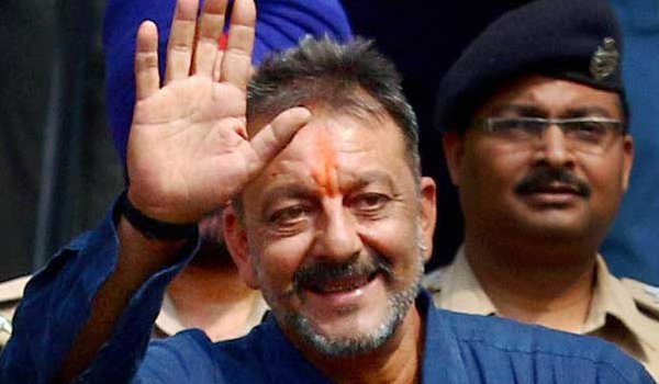 सजा काट चुके संजय दत्त को वापस मिलेगा पासपोर्ट सजा काट चुके संजय दत्त को वापस मिलेगा पासपोर्ट