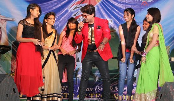 सेलीब्रिटी नाईट के साथ जेस्ट-2016 धूमधाम से अलविदा सेलीब्रिटी नाईट के साथ जेस्ट-2016 धूमधाम से अलविदा