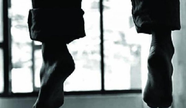 युवक फंदे से झूला, एक माह पहले हुई थी शादी युवक फंदे से झूला, एक माह पहले हुई थी शादी