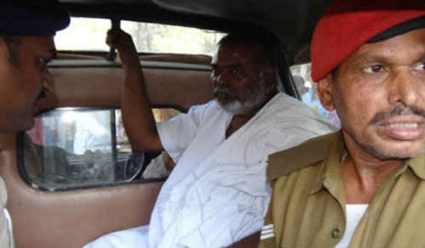 मेडिकल जांच के बाद पुलिस रिमांड पर रेप आरोपी एमएलए राजबल्लभ मेडिकल जांच के बाद पुलिस रिमांड पर रेप आरोपी एमएलए राजबल्लभ