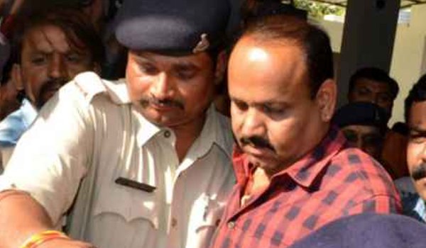 खारीवाल से रात भर हुई पूछताछ, कई और लोगों के नाम आ सकते हैं सामने खारीवाल से रात भर हुई पूछताछ, कई और लोगों के नाम आ सकते हैं सामने