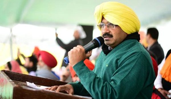 केजरीवाल को चुनाव से पहले पंजाबियों से मिला बड़ा झटका