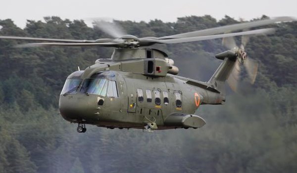 अगस्ता वेस्टलैंड हेलीकॉप्टर घोटाला : दो अफसरों को जेल