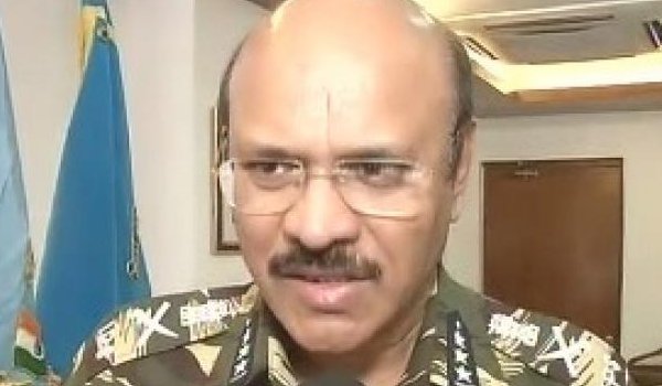 नक्सलियों ने तीन जवानों को मारी थी गोली : डीजी दुर्गा प्रसाद नक्सलियों ने तीन जवानों को मारी थी गोली : डीजी दुर्गा प्रसाद