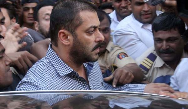 सलमान खान का हिट एंड रन मामला संबंधित बेंच को भेजा सलमान खान का हिट एंड रन मामला संबंधित बेंच को भेजा